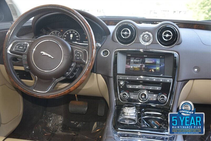 2016 Jaguar XJ R-Sport