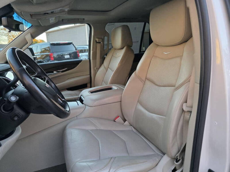 2018 Cadillac Escalade Luxury