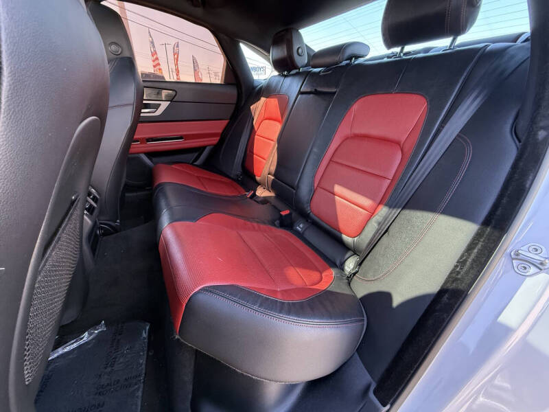 2016 Jaguar XF R-Sport