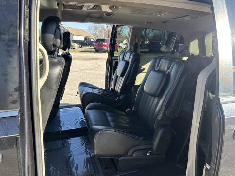 2013 Chrysler Town and Country Touring-L