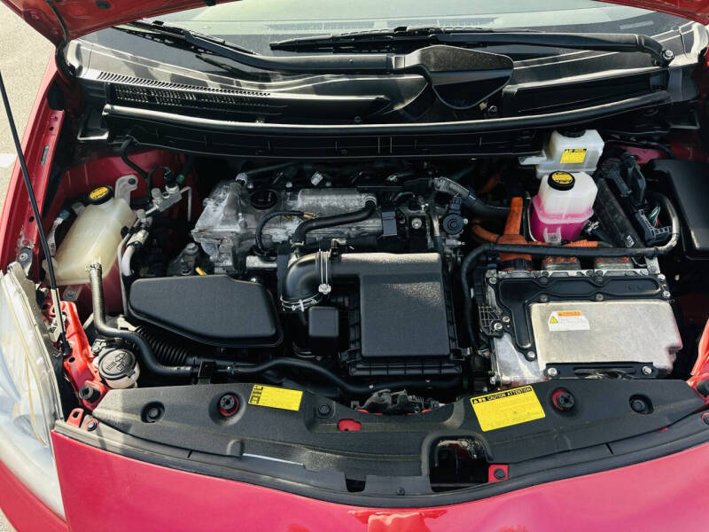 2010 Toyota Prius III