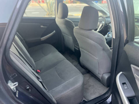 2012 Toyota Prius Two