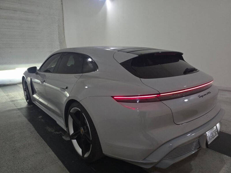 2024 Porsche Taycan GTS Sport Turismo