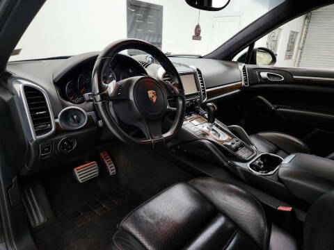 2013 Porsche Cayenne GTS