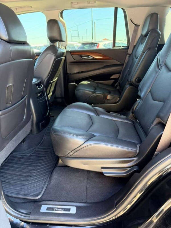 2016 Cadillac Escalade Luxury Collection