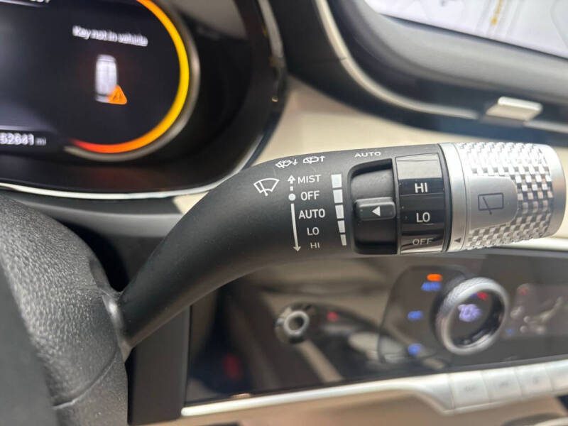 2023 Genesis GV70 2.5T Standard