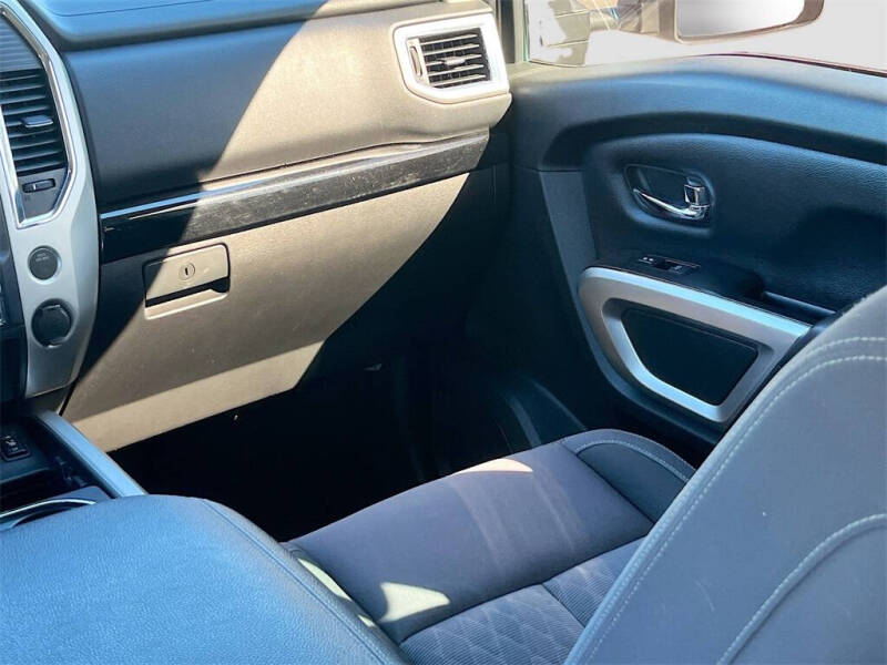 2020 Nissan Titan SV