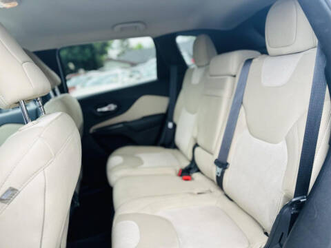 2016 Jeep Cherokee Sport