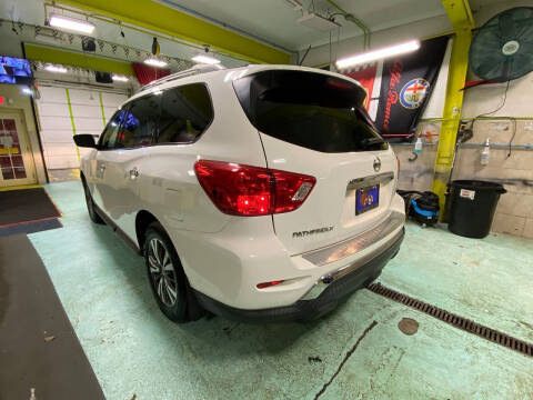 2017 Nissan Pathfinder S