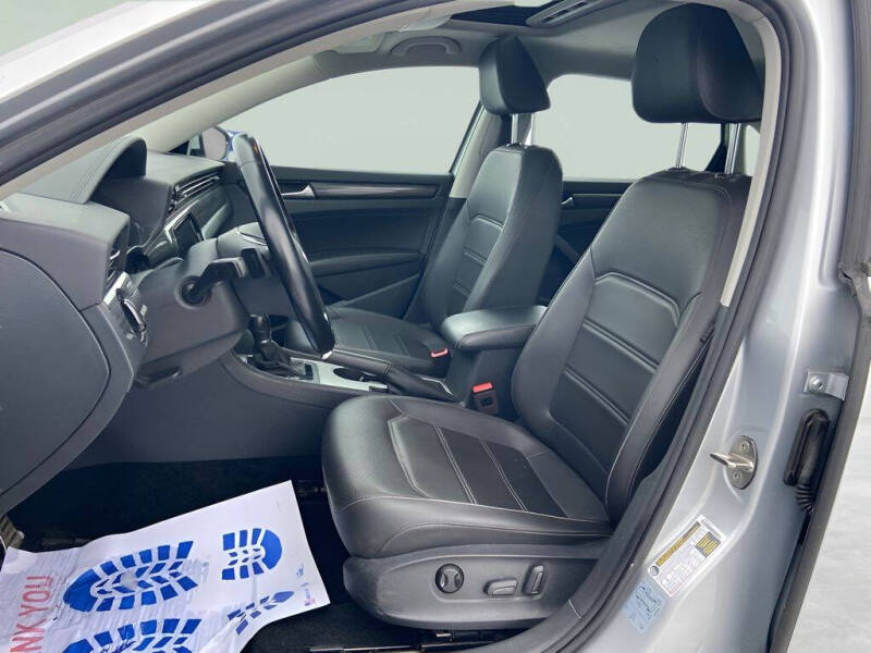 2020 Volkswagen Passat R-Line