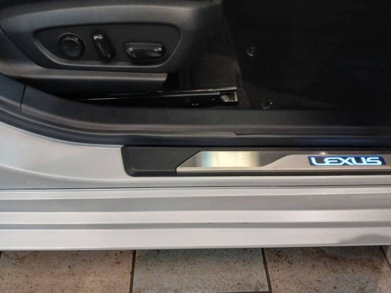 2023 Lexus ES 250