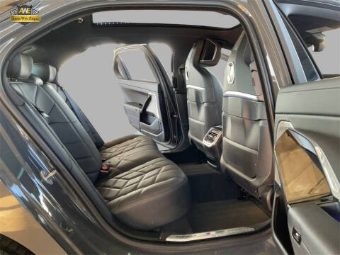 2023 BMW 7 Series 740i