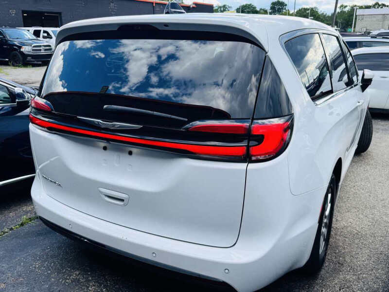 2023 Chrysler Pacifica Touring L