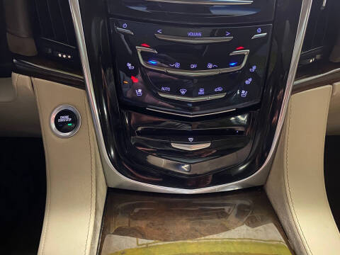 2016 Cadillac Escalade Luxury Collection