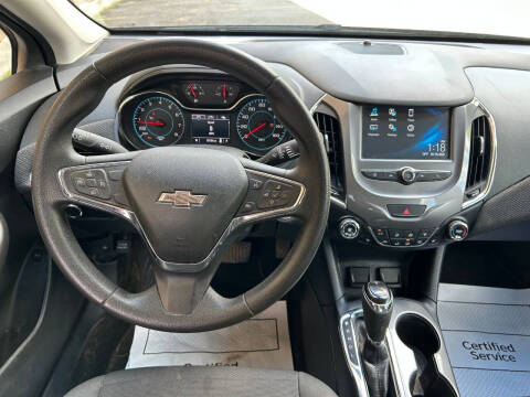 2017 Chevrolet Cruze LT Auto