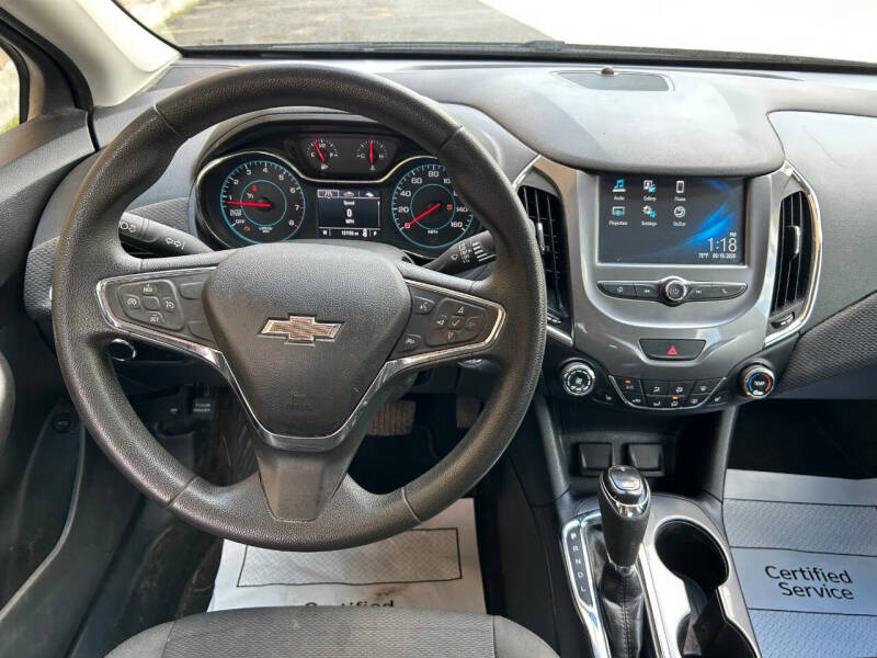 2017 Chevrolet Cruze LT Auto