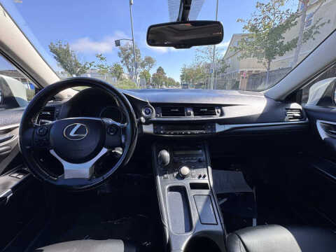 2017 Lexus CT 200h
