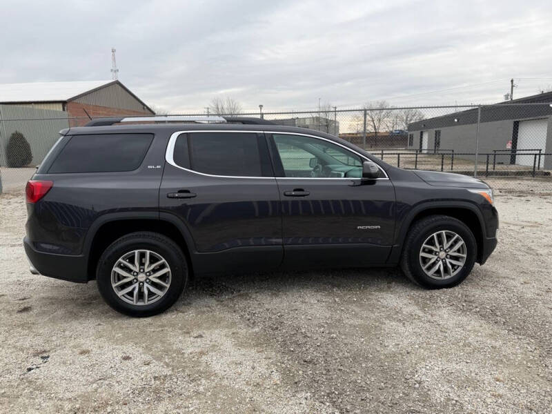 2017 GMC Acadia SLE-2