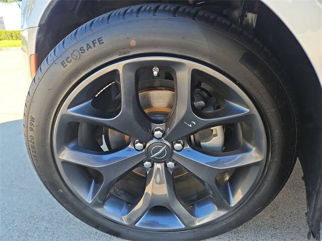 2023 Chrysler 300 S V6