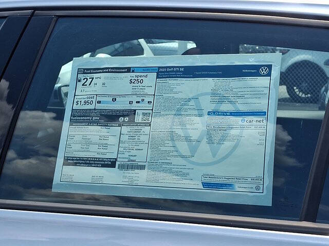 2025 Volkswagen Golf GTI SE