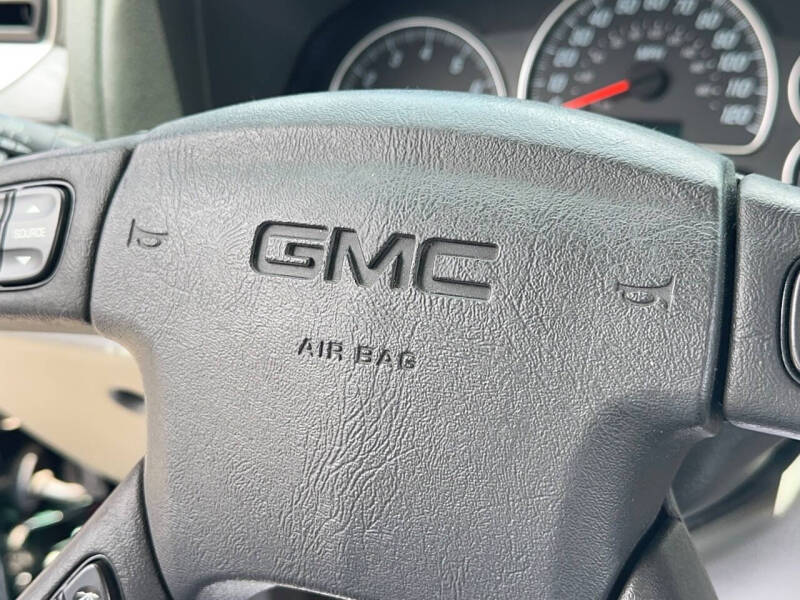 2004 GMC Envoy XUV SLT