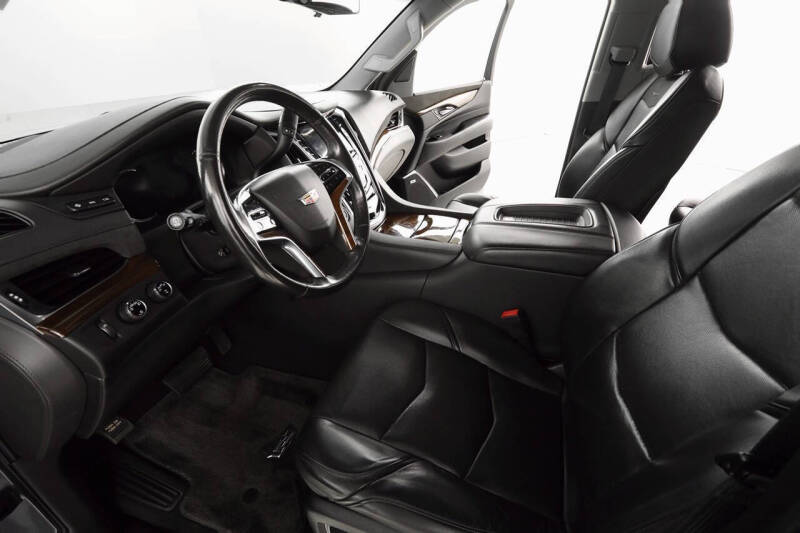 2019 Cadillac Escalade Luxury