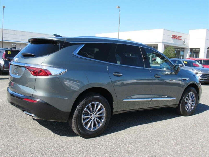 2024 Buick Enclave Essence