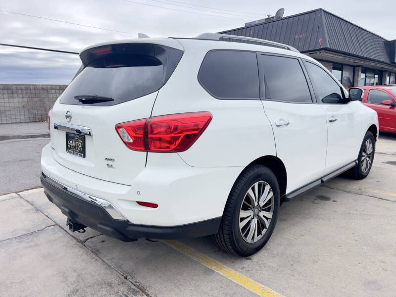 2019 Nissan Pathfinder SL
