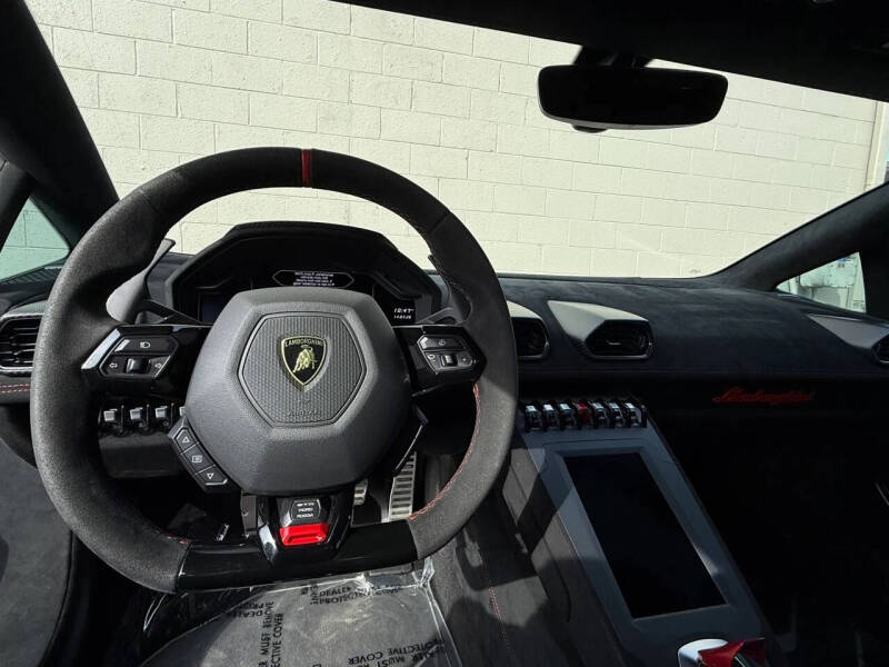2022 Lamborghini Huracan STO