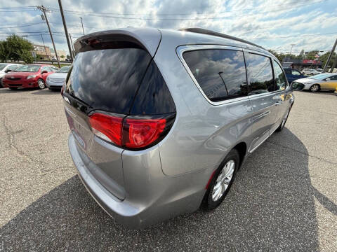 2017 Chrysler Pacifica Touring-L