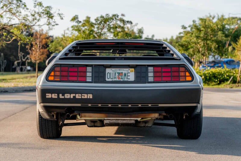 1981 DeLorean DMC-12