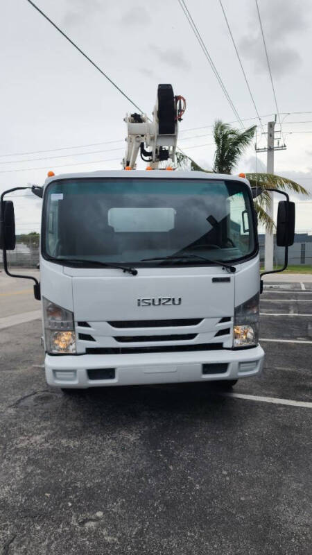 2017 Isuzu NRR