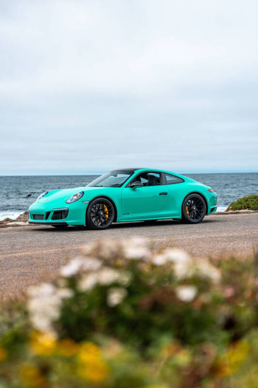 2019 Porsche 911 Carrera 4 GTS