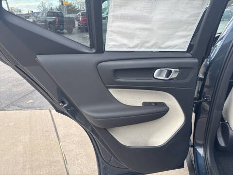 2026 Volvo XC40 B5 Plus