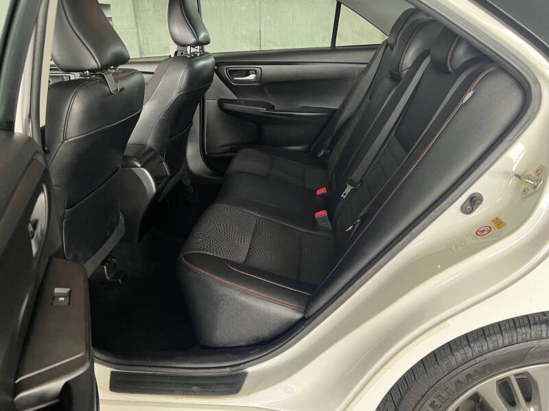 2017 Toyota Camry SE