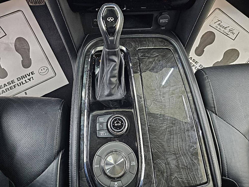 2021 Infiniti QX80 Luxe