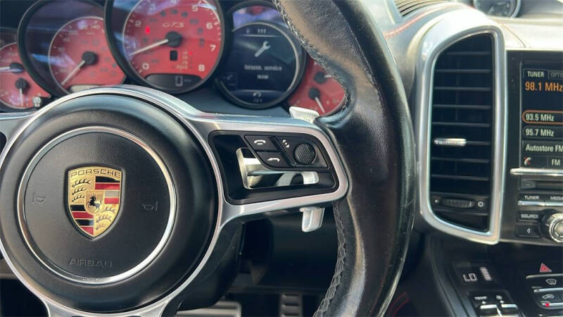 2016 Porsche Cayenne GTS