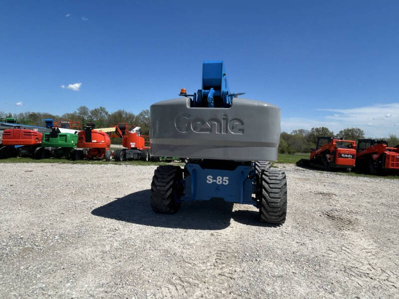 2016 Genie 85' Manlift