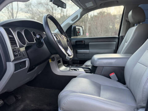2015 Toyota Sequoia SR5