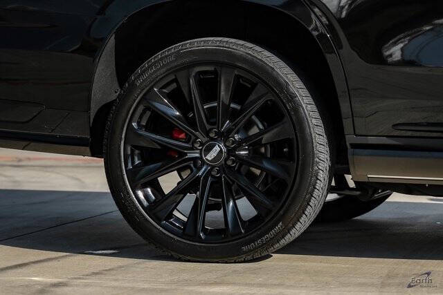 2025 Cadillac Escalade-V