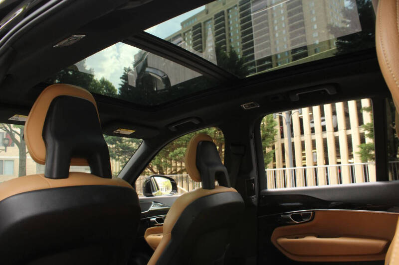 2018 Volvo XC90 T6 Momentum