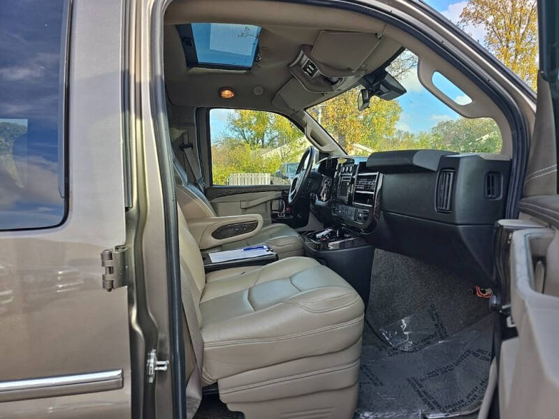 2021 GMC Savana 2500