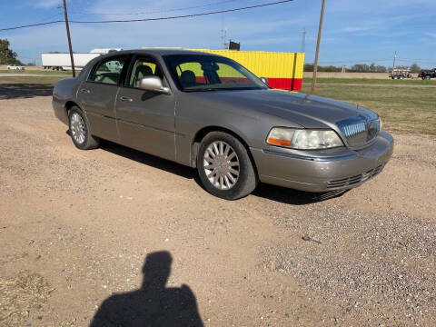 2003 Lincoln Town Car for sale at CAVENDER MOTORS in Van Alstyne TX