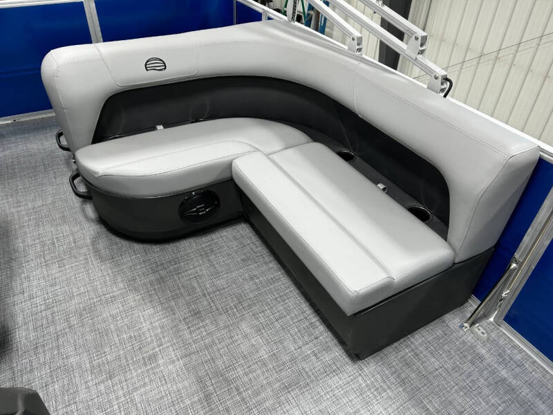 2026 Sun Tracker PARTY BARGE 18 FT PARTY