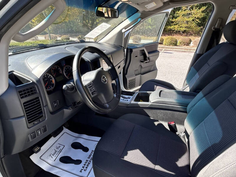 2011 Nissan Titan SL