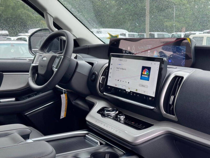 2026 Ford Expedition MAX Active
