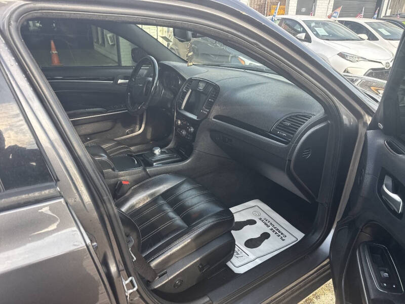 2019 Chrysler 300 S