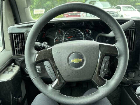 2025 Chevrolet Express 2500