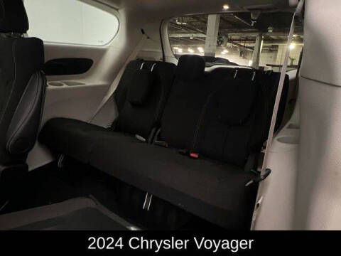2024 Chrysler Voyager LX