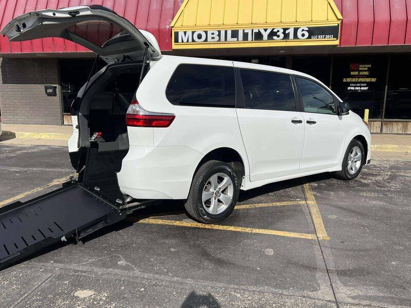 2019 Toyota Sienna L 7-Passenger